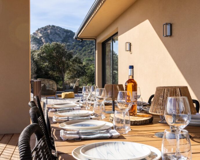 Pianottoli-Caldarello, Villa 4 chambres, piscine, vue montagne, proche plage