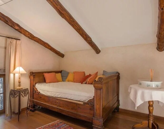 Proche Ile-Rousse, Villa 7 chambres, vue montagnes, piscine.