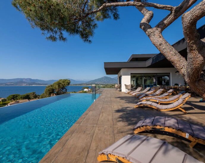 Ajaccio, 7 bedrooms, swimming pool, sea view