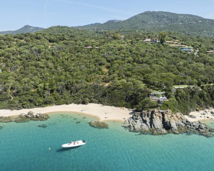 Propriano, Olmeto, pied dans l&rsquo;eau, 6 chambres, piscine