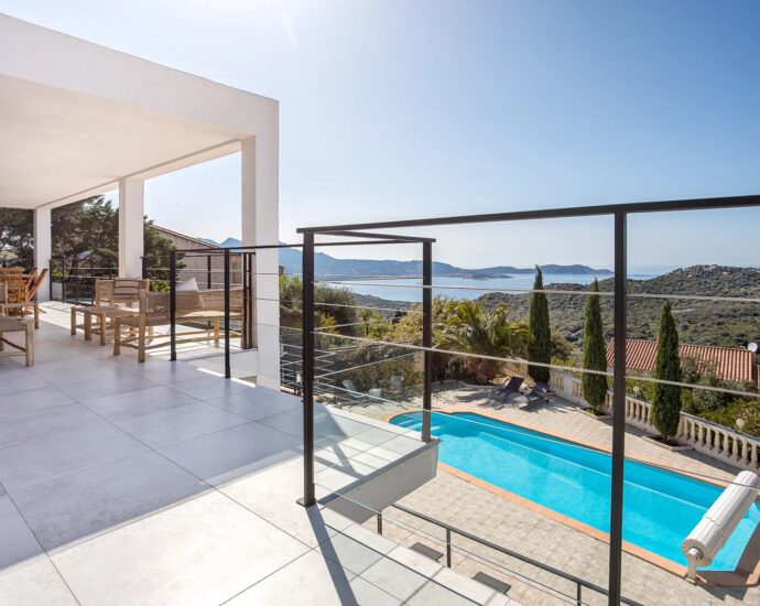 Lumio, 6-bedroom villa, sea and mountain views, heated pool, close to beaches.