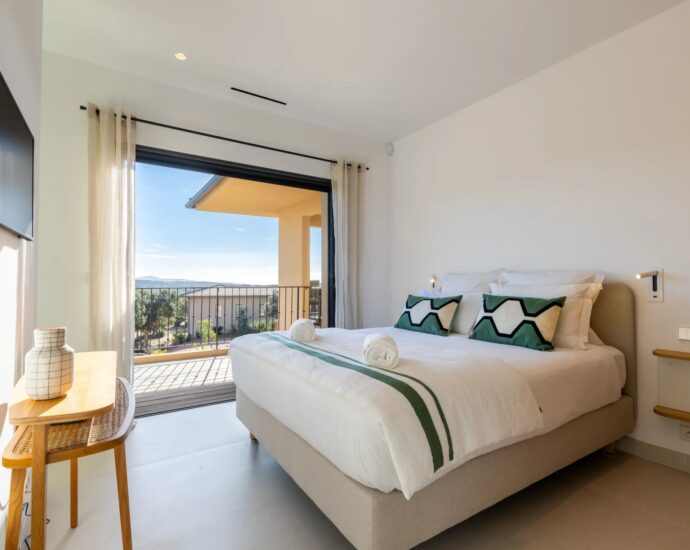 Pianottoli-Caldarello, Villa 4 chambres, piscine, vue montagne, proche plage