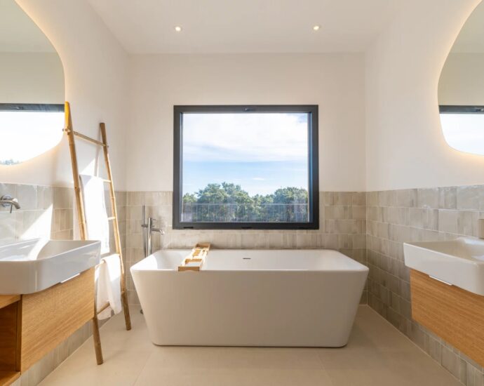 Pianottoli-Caldarello, 4 bedroom villa, pool, mountain views, close to the beach