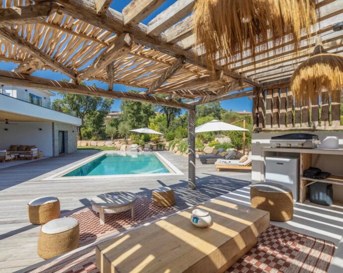 Domaine privé, villa 5 chambres, piscine, plage à pied, Villa Arena