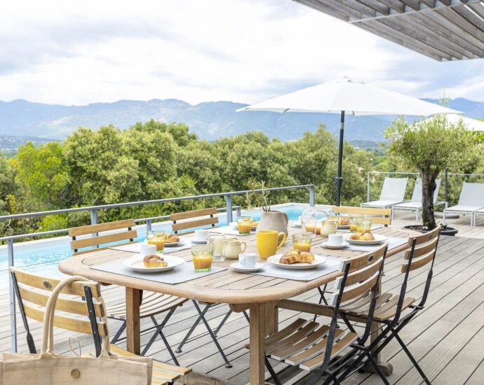 Porto Vecchio, Domaine de Cala Rossa, villa 5 chambres, piscine, plage à pied