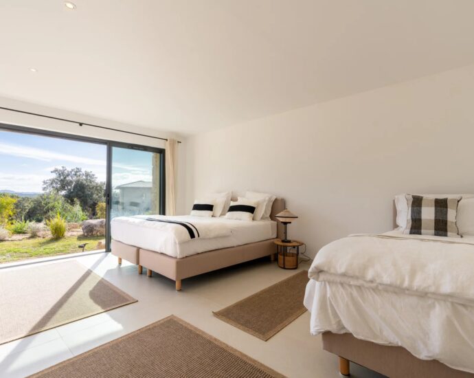 Pianottoli-Caldarello, Villa 4 chambres, piscine, vue montagne, proche plage