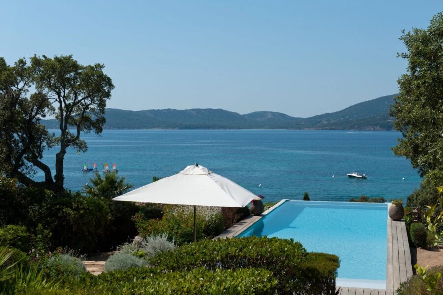 Porto Vecchio, Domaine de Cala Rossa, villa 3 chambres, pied dans l&rsquo;eau, Villa Terra Mare