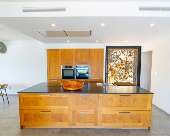 Propriano, Olmeto, pied dans l&rsquo;eau, 6 chambres, piscine