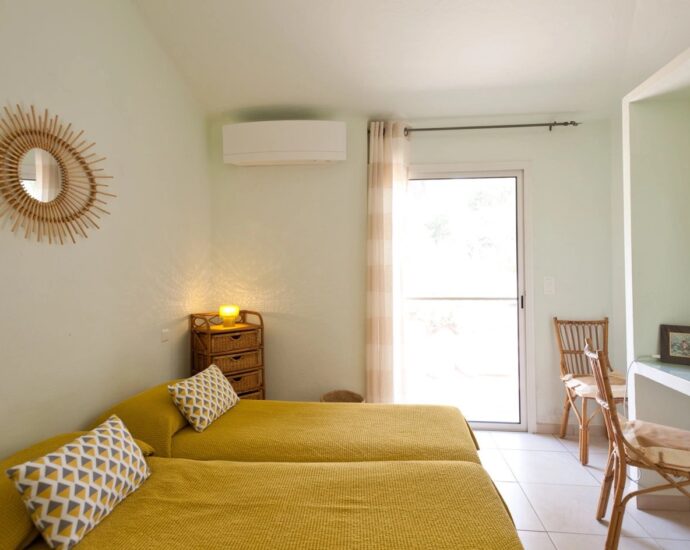 Porto Vecchio, Domaine de Cala Rossa, villa 3 chambres, pied dans l&rsquo;eau, Villa Terra Mare