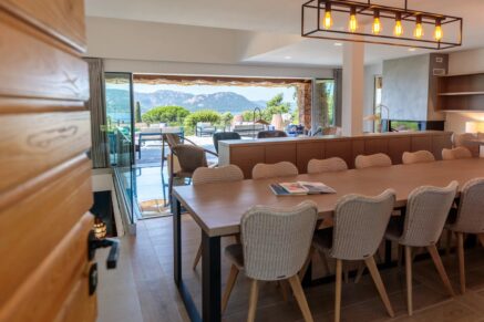 Domaine de Cala Rossa, villa 6 chambres et 1 dortoir, piscine, vue mer, plage à pied, Villa Lazuli