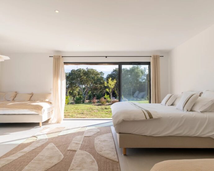 Pianottoli-Caldarello, 4 bedroom villa, pool, mountain views, close to the beach