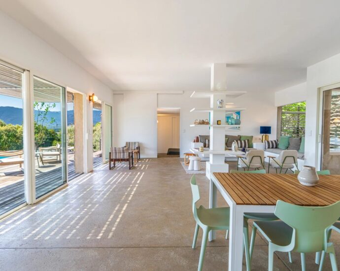 Porto Vecchio, Domaine de Cala Rossa, villa 5 chambres, piscine, plage à pied