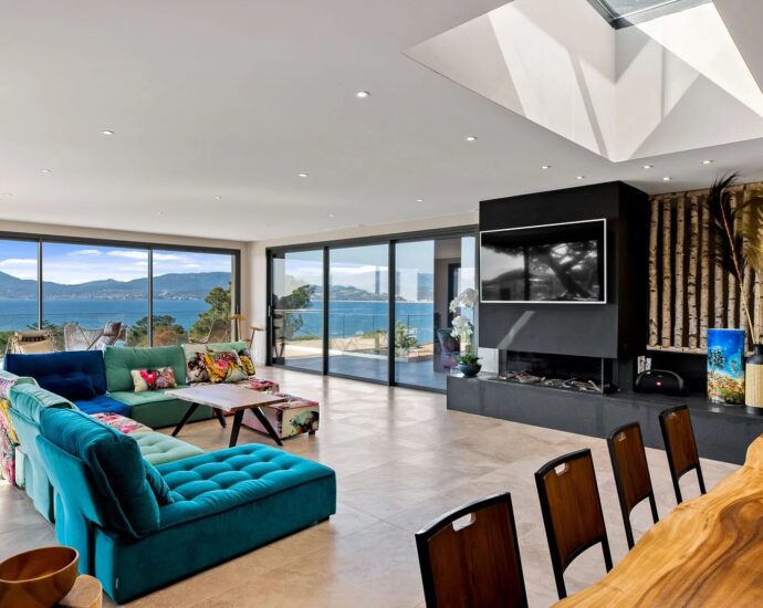 Ajaccio, 7 bedrooms, swimming pool, sea view