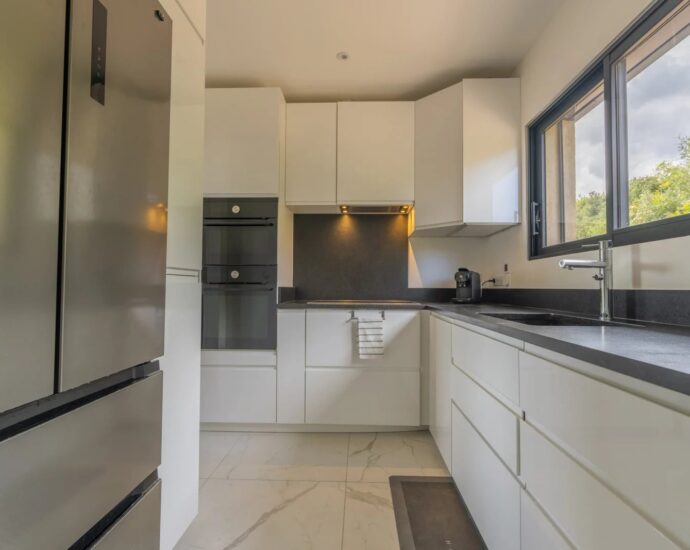 Sainte-Lucie, villa 3 chambres, piscine, vue mer et montagnes, non loin des plages