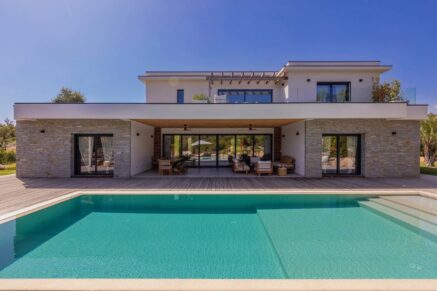 Domaine privé, villa 5 chambres, piscine, plage à pied, Villa Arena