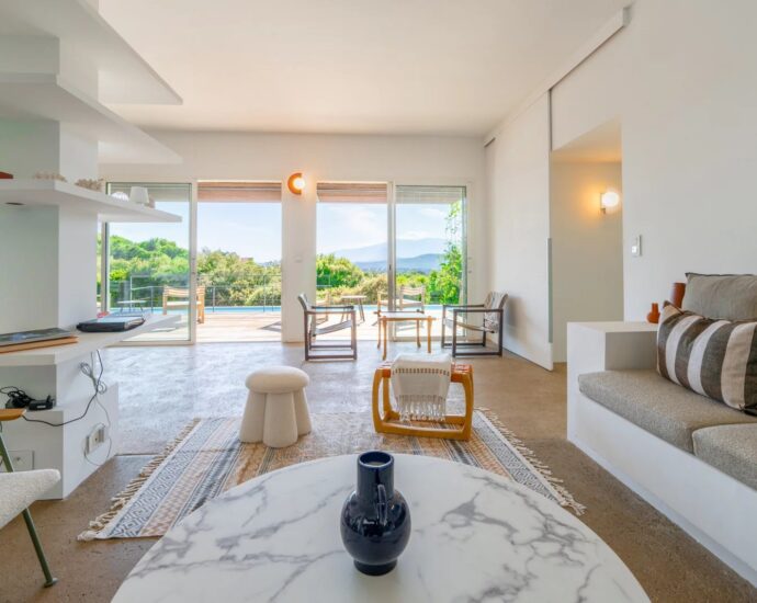 Porto Vecchio, Domaine de Cala Rossa, villa 5 chambres, piscine, plage à pied