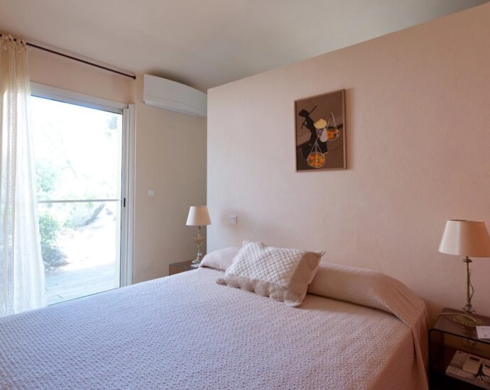 Porto Vecchio, Domaine de Cala Rossa, villa 3 chambres, pied dans l&rsquo;eau, Villa Terra Mare