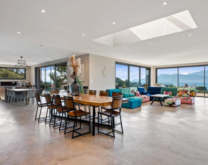 Ajaccio, 7 bedrooms, swimming pool, sea view