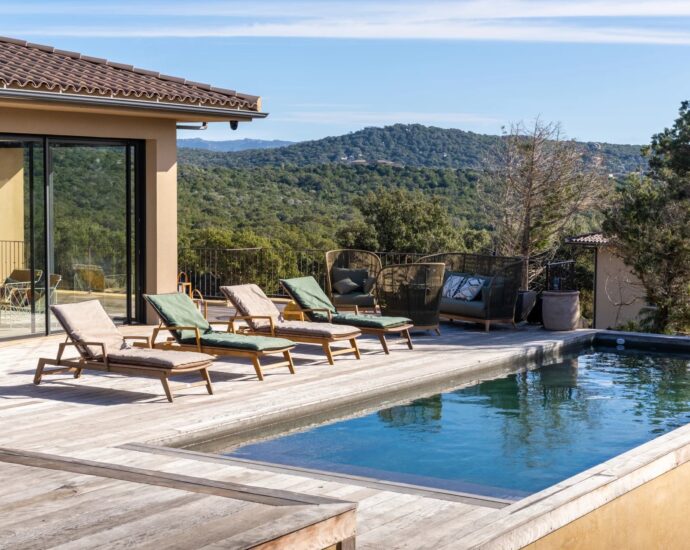 Pianottoli-Caldarello, 4 bedroom villa, pool, mountain views, close to the beach