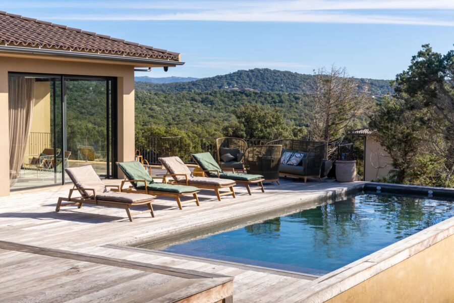 Pianottoli-Caldarello, Villa 4 chambres, piscine, vue montagne, proche plage