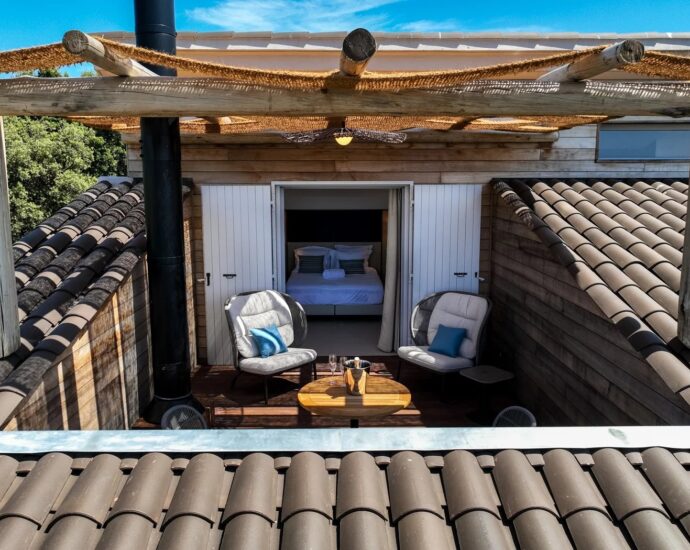 Domaine de Cala Rossa, villa 6 chambres et 1 dortoir, piscine, vue mer, plage à pied, Villa Lazuli