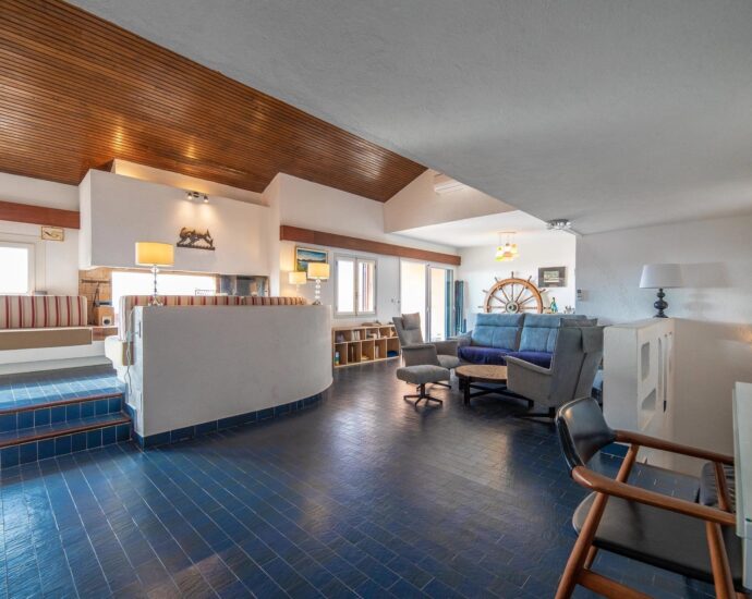 Porto-Vecchio, Domaine de Cala Rossa, villa 6 chambres, vue mer, pied dans l&rsquo;eau