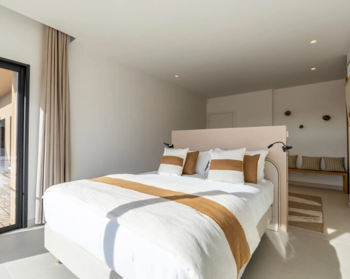 Pianottoli-Caldarello, Villa 4 chambres, piscine, vue montagne, proche plage