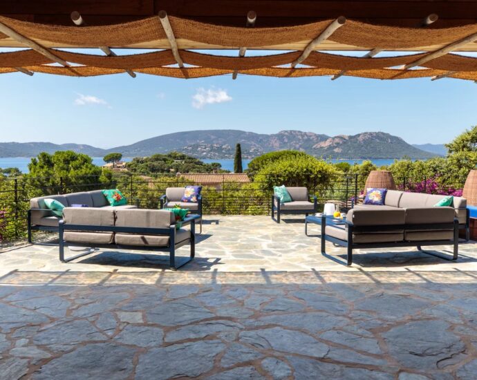 Domaine de Cala Rossa, villa 6 chambres et 1 dortoir, piscine, vue mer, plage à pied, Villa Lazuli