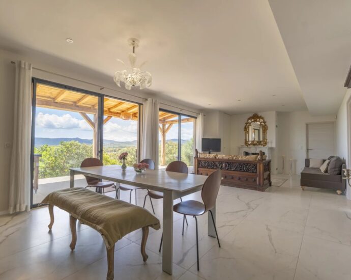 Sainte-Lucie, villa 3 chambres, piscine, vue mer et montagnes, non loin des plages