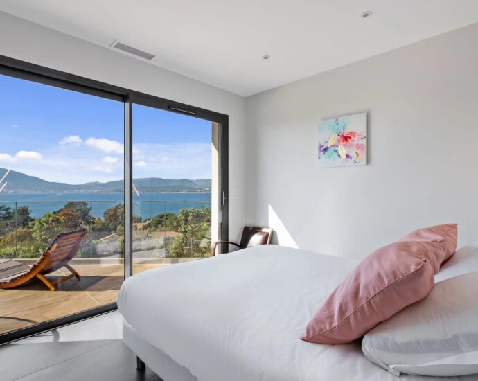 Ajaccio, 7 bedrooms, swimming pool, sea view