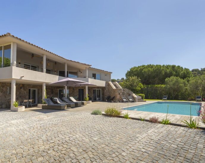 Arasu, villa 6 chambres, piscine, vue mer