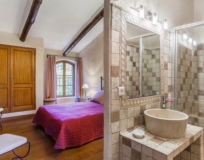 Proche Ile-Rousse, Villa 7 chambres, vue montagnes, piscine.