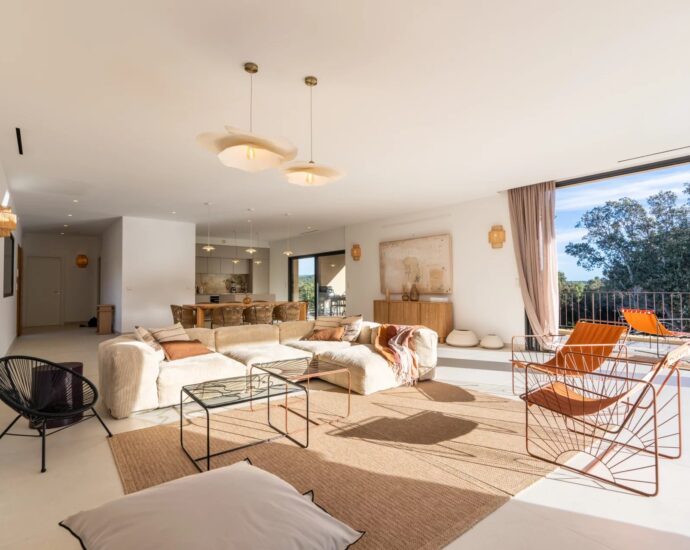 Pianottoli-Caldarello, 4 bedroom villa, pool, mountain views, close to the beach