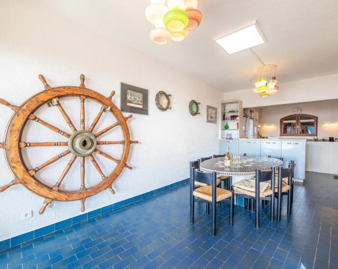 Porto-Vecchio, Domaine de Cala Rossa, villa 6 chambres, vue mer, pied dans l&rsquo;eau