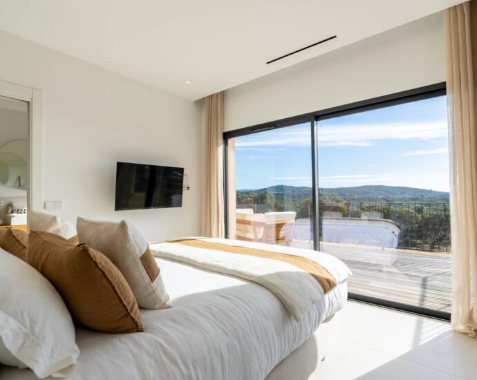 Pianottoli-Caldarello, Villa 4 chambres, piscine, vue montagne, proche plage