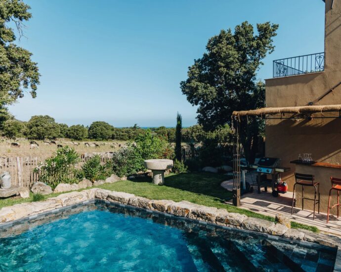 Balagne, Pigna, Villa 3 chambres, piscine, plage à pied