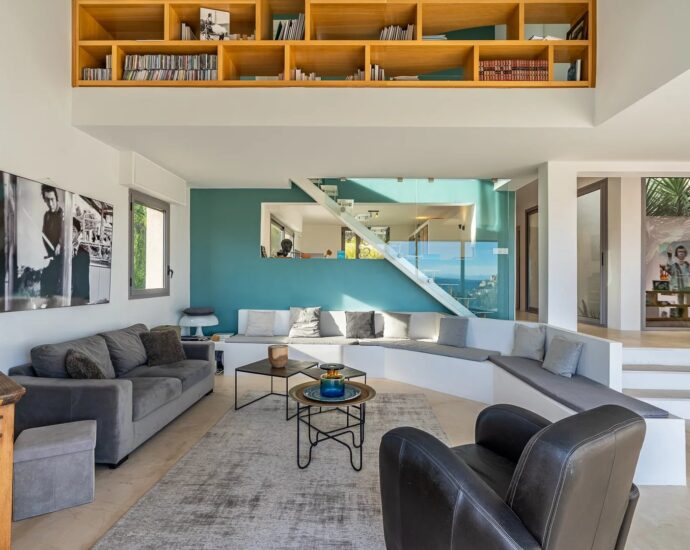 Calvi, 5 bedroom villa, swimming pool, sea view, town centre and beach on foot