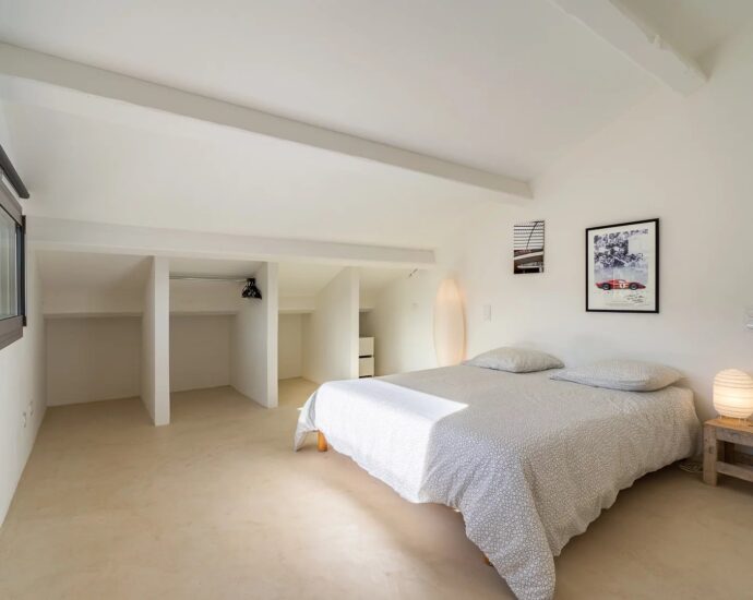 Calvi, 5 bedroom villa, swimming pool, sea view, town centre and beach on foot