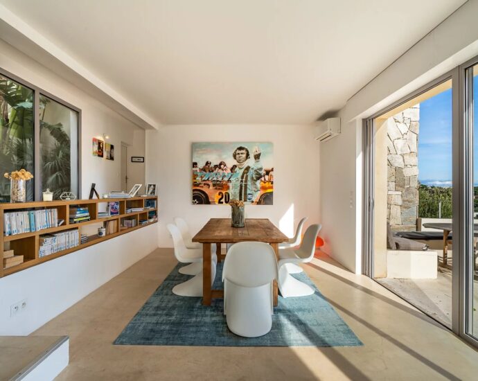 Calvi, 5 bedroom villa, swimming pool, sea view, town centre and beach on foot