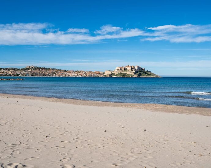 Calvi, 5 bedroom villa, swimming pool, sea view, town centre and beach on foot