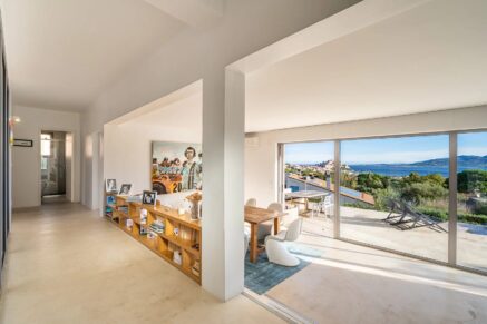 Calvi, 5 bedroom villa, swimming pool, sea view, town centre and beach on foot