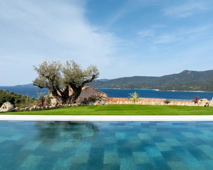 Propriano, 5 chambres, vue mer panoramique, piscine, proche plage