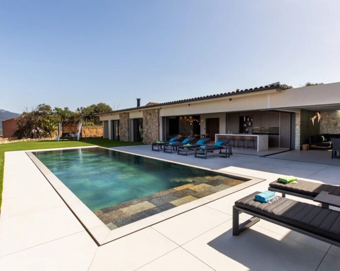 Propriano, 5 chambres, vue mer panoramique, piscine, proche plage