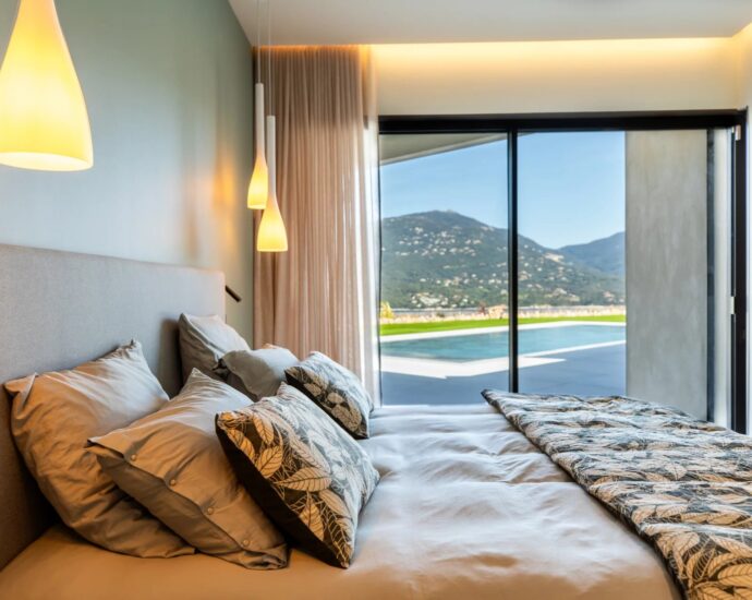 Propriano, 5 chambres, vue mer panoramique, piscine, proche plage