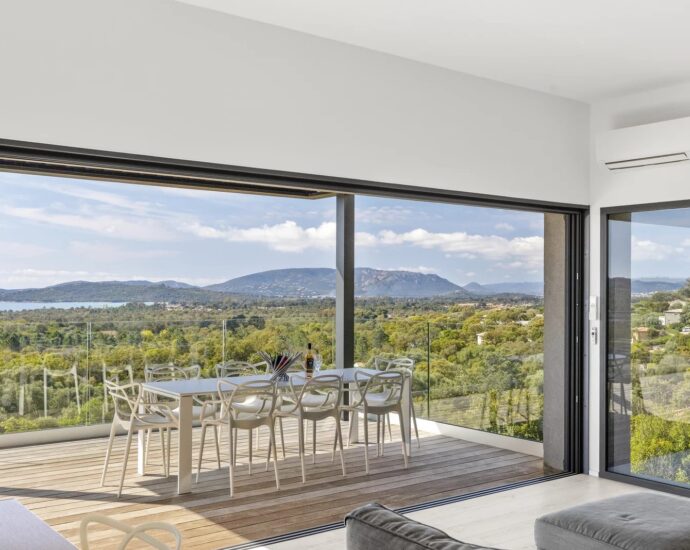 Porto Vecchio, Saint Cyprien, Villa 4 chambres, vue mer et piscine,