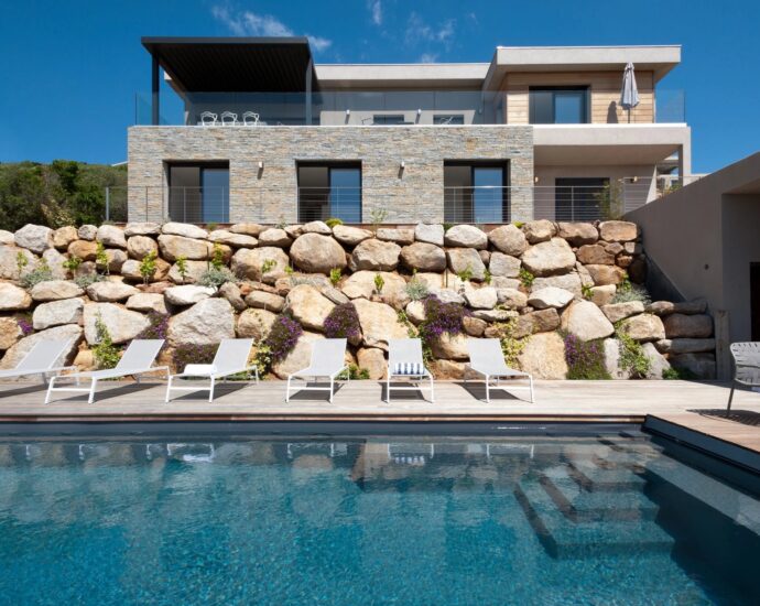 Porto Vecchio, Saint Cyprien, Villa 4 chambres, vue mer et piscine,