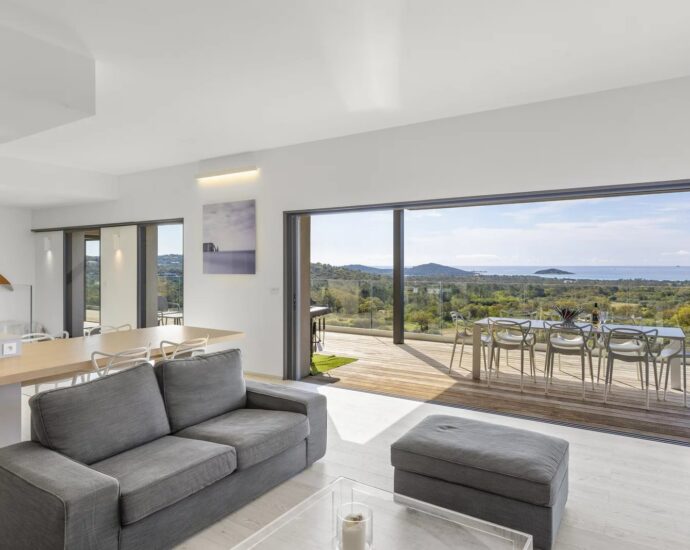 Porto Vecchio, Saint Cyprien, Villa 4 chambres, vue mer et piscine,