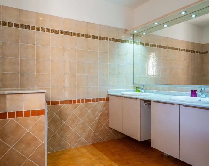 Exclusivité, Corbara, Marine de Davia, villa 3 chambres, piscine, vue mer panoramique, plage à pied