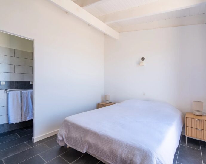 Corbara, Marine de Davia, villa 6 chambres, piscine, vue mer panoramique, plage à pied