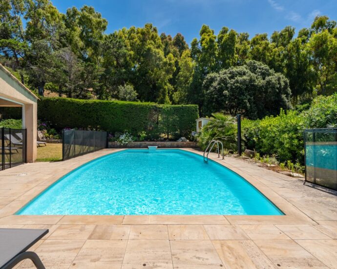 Corbara, Marine de Davia, villa 6 chambres, piscine, vue mer panoramique, plage à pied